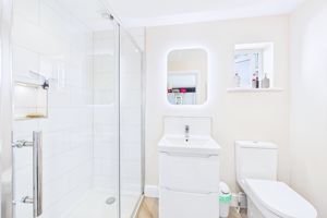 En-suite- click for photo gallery